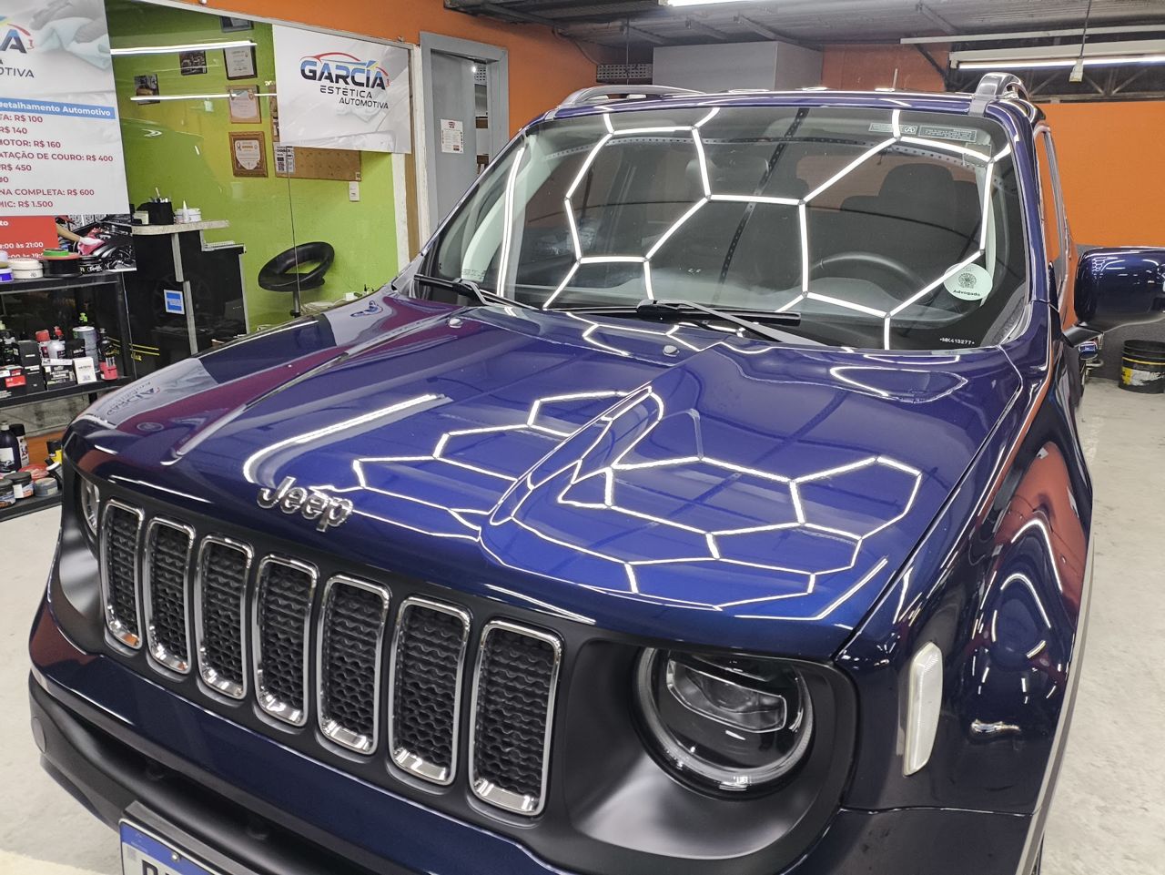 Jeep Renegade azul com pintura vitrificada